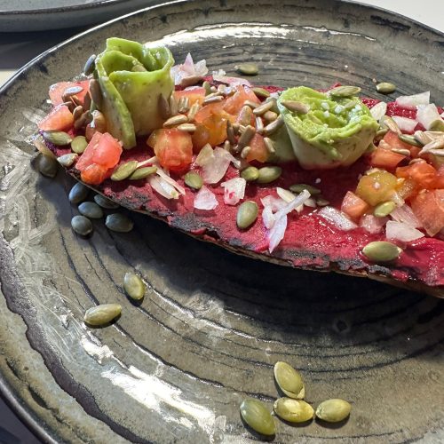 tostada aguacate bar las eras